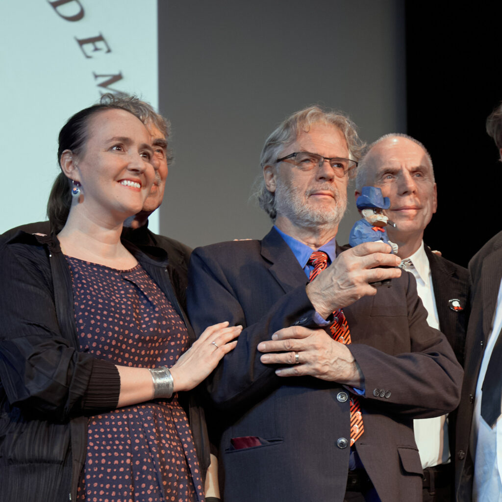 Ulf Granberg med Adamson-statyett.