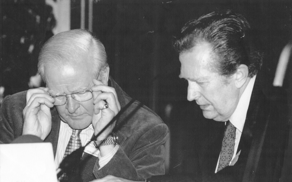 Stellan Nehlmark intervjuade spionromanens mästare John Le Carré på Bokmässan 1999.